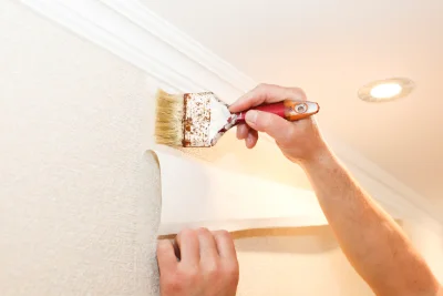 Pose de papier peint à Petit-Noir — revêtements muraux et toiles de verre